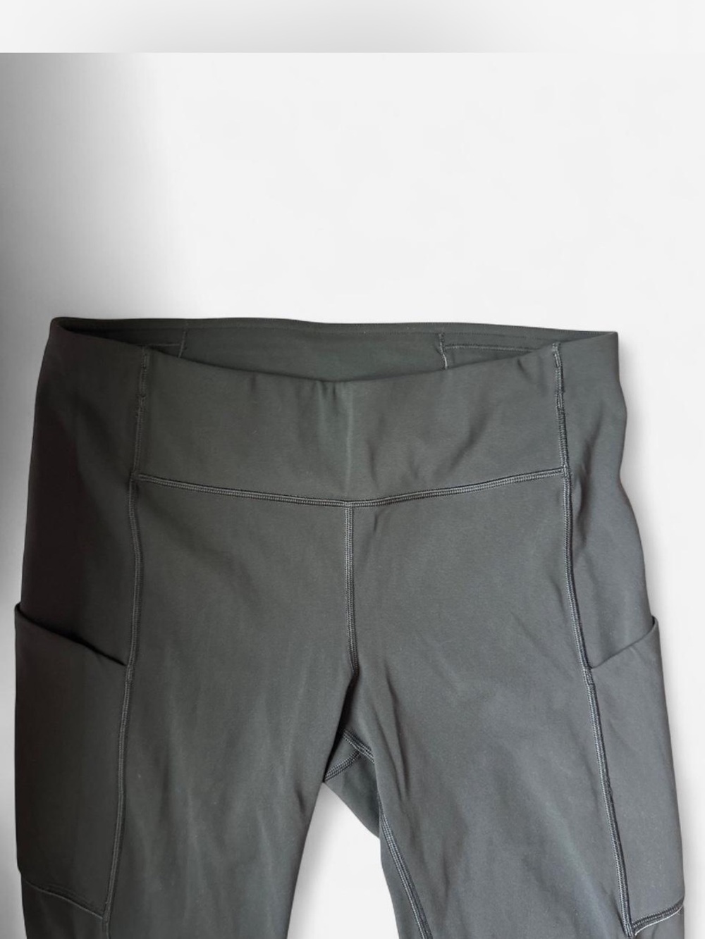 Lululemon dark green leggings size 8 - Picture 3 of 7